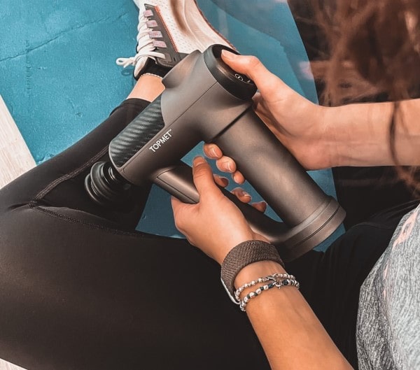 Come risparmiare fino al 50% su una pistola massaggiante, ecco i coupon